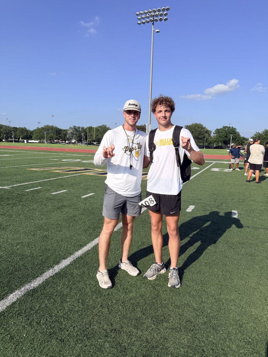 Samhaun13's tweet photo. Thank you @TLU_Football and @NealLahue for an amazing camp and allowing me to come out and get better. And thank you to @CoachSamuelsTX for the amazing coaching and talk after. Go Bulldogs!! 

@CoachCarlin @CoachAntoine @coacharmatta @CoachKAkina @CoachNickATX @JeffreyHaun https://t.co/kX603Tarnu