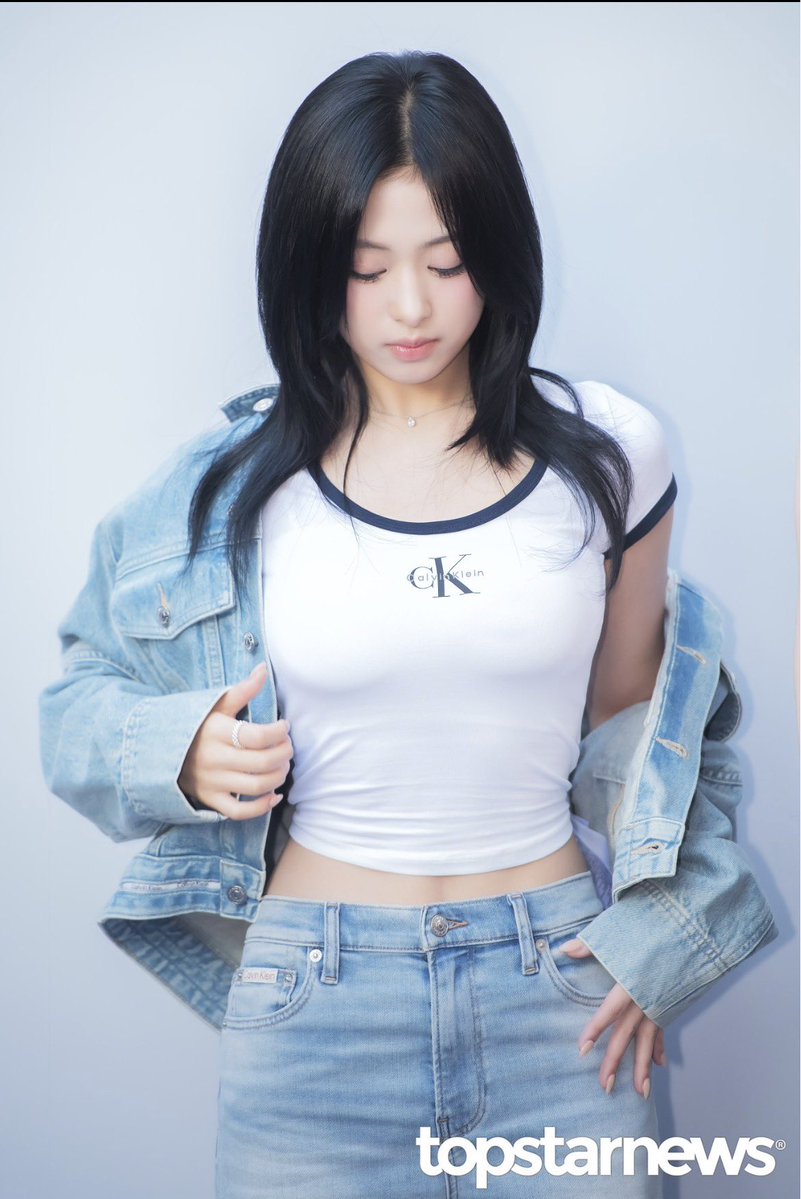 MZuy8's tweet photo. やっと成長して盛りぐせしなくなったのかなアヒョン💕💕
おっぱいの形くっきりだね💕💕
これじゃ人気出るよ💕💕
もっと乳売りしてった方がいいんじゃない？💕💕 https://t.co/eG3MksdhR0