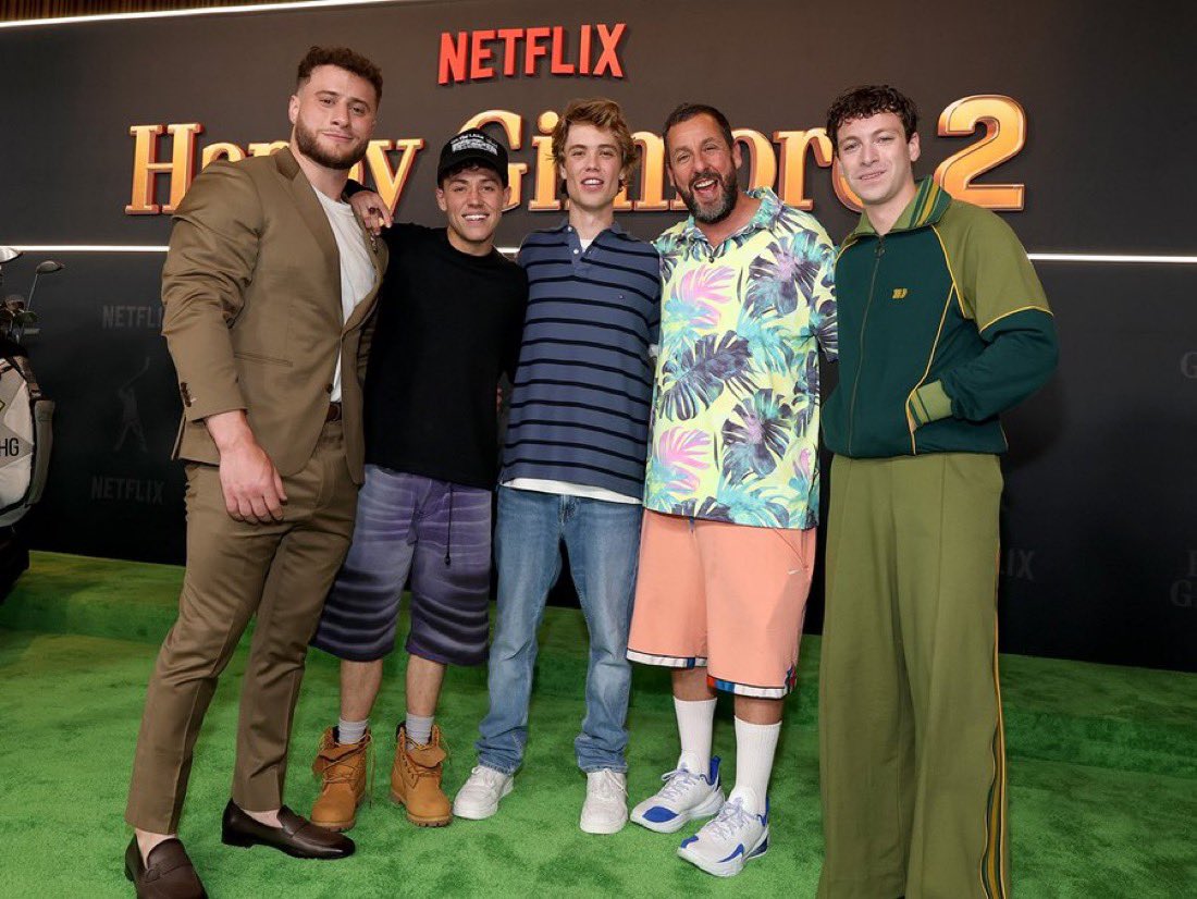 MJFWorldAEW's tweet photo. آخر فيلم شارك فيه MJF كان Happy Gilmore 2 في منصة NETFLIX
والفيلم حقق نجاح كبير

• سجل 46.7 مليون مشاهده في اول 3 ايام على منصة نيتفليكس

• أصبح اكبر افتتاح لفيلم على نتفليكس في امريكا وقت صدوره

• تجاوز 130 مليون مشاهده عالميا

هل MJF جاهز للمشاركة في أفلام اكثر في المستقبل ؟ https://t.co/PxqqrPVoFT