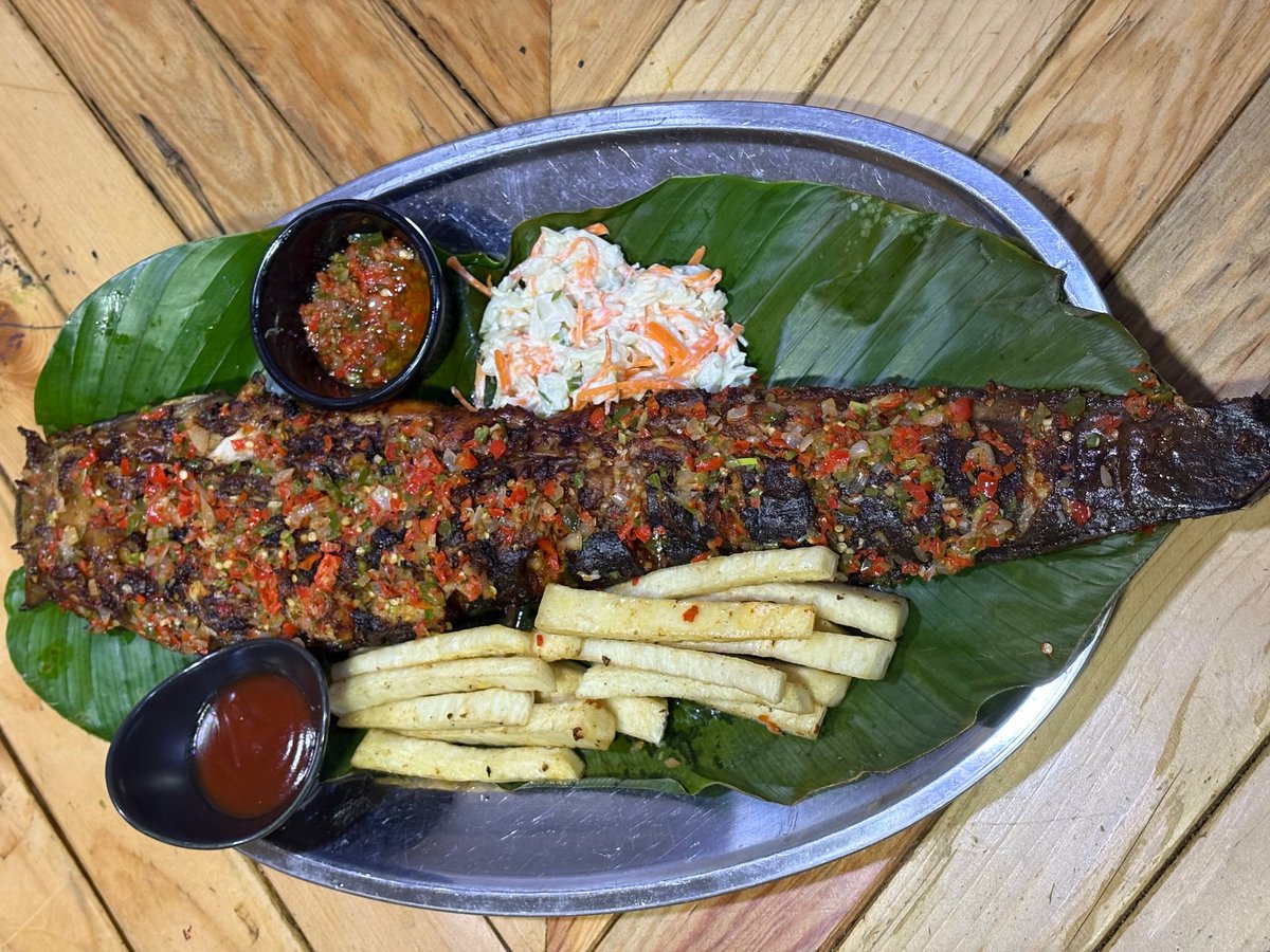 jideflash's tweet photo. After using all my money to buy discounted shares this week. Na to chop life remain, next stop is @Palletlagos for this grilled catfish. Is this a BUY or SELL? #tgif #lifeofanInvestor https://t.co/jYgPKR00TB