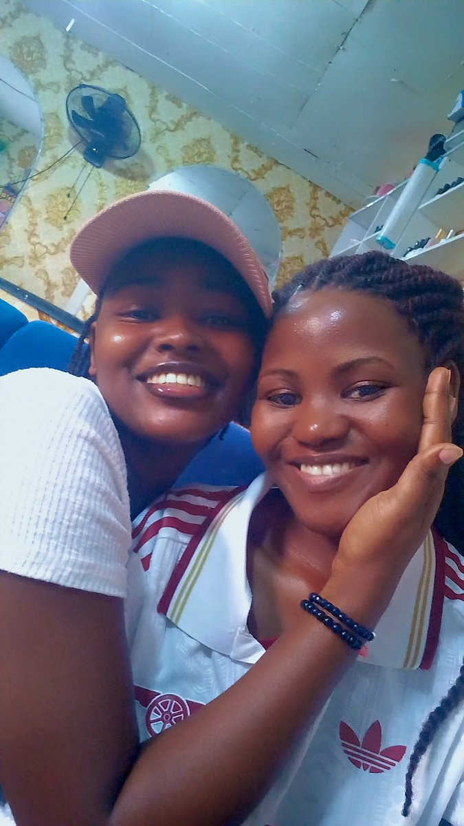 Anamugarura's tweet photo. Good evening beautiful people 
Hope you had a beautiful day https://t.co/7uyXWckjiL