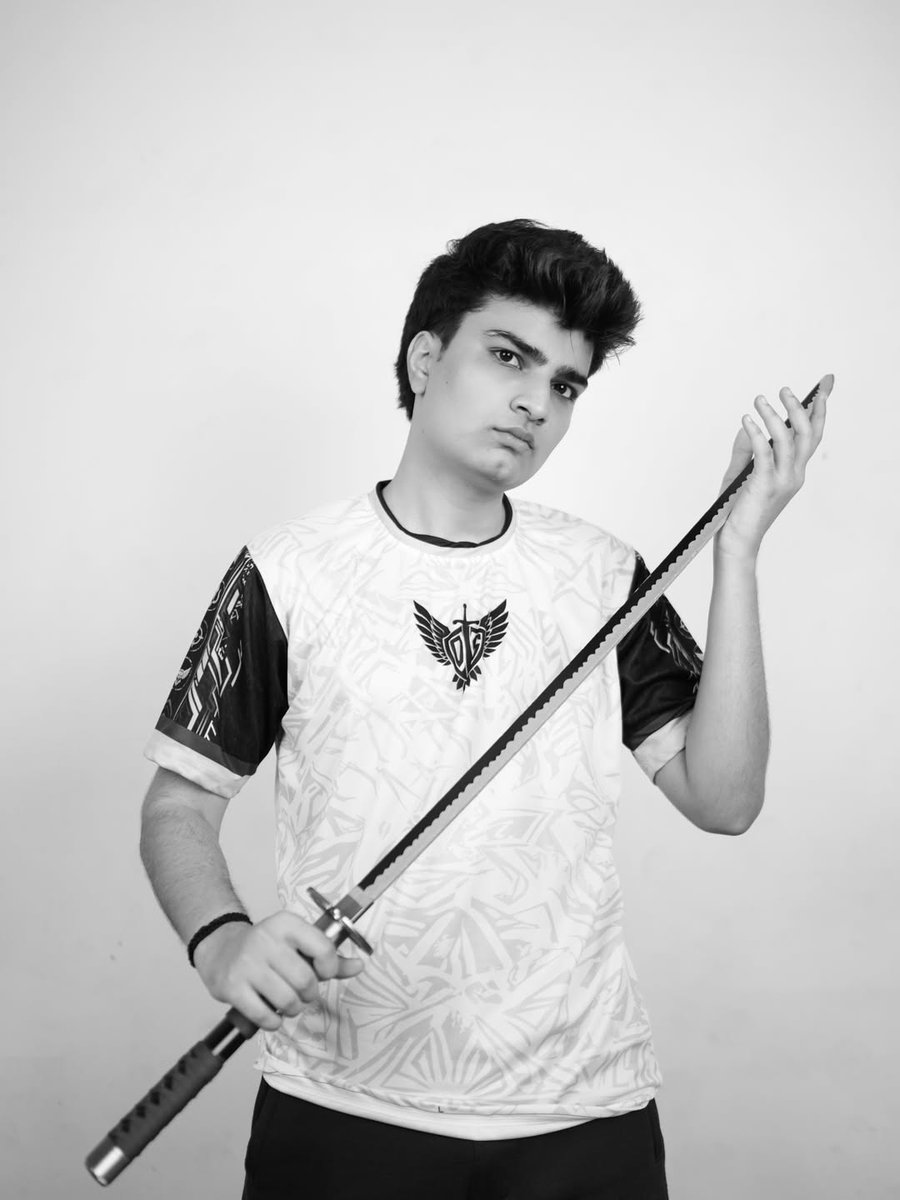 KryptonPlanet0's tweet photo. Omega ne apne 3no bando ko acche se control kiya 
 baki team toh bina matlab ka agressive aur third party kar rhi 🤢
Kisi ko tryhard nhi karna bas andha gameplay bc
 tabhi Indian team ke global me lavde lagte hai🤡 https://t.co/aMH3uVgah0