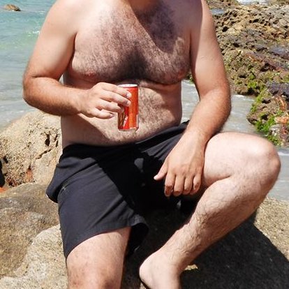 e_machos's tweet photo. Macho a moda antiga, zero maquininha e zero depilação. Esse sim merece nossas homenagens! https://t.co/UyDOxOlssV
