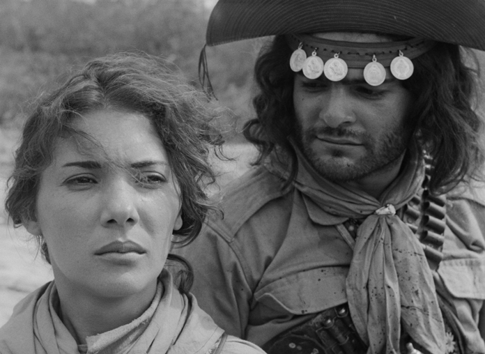 oxentepipoca's tweet photo. Os melhores filmes brasileiros de todos os tempos, segundo votação organizada pelo O Globo com 185 profissionais do cinema:

1. Central do Brasil (Walter Salles)
2. Deus e o Diabo na Terra do Sol (Glauber Rocha)
3. Cidade de Deus (Fernando Meirelles e Kátia Lund)
4. Cabra Marcado para Morrer (Eduardo Coutinho)
5. Vidas Secas (Nelson Pereira dos Santos)
6. Pixote, a Lei do Mais Fraco (Héctor Babenco)
7. Bye Bye Brasil (Cacá Diegues)
8. Limite (Mário Peixoto)
9. Terra em Transe (Glauber Rocha)
10. A Hora da Estrela (Suzana Amaral)

13. Ainda Estou Aqui (Walter Salles)
16. São Paulo Sociedade Anônima (Luiz Sergio Person)
17. O Som ao Redor (Kleber Mendonça Filho)
20. O Pagador de Promessas (Anselmo Duarte)
23. O Agente Secreto (Kleber Mendonça Filho)
25. Jogo de Cena (Eduardo Coutinho)
36. O Céu de Suely (Karim Aïnouz)
38. Mar de Rosas (Ana Carolina)
40. Manas (Marianna Brennand)
