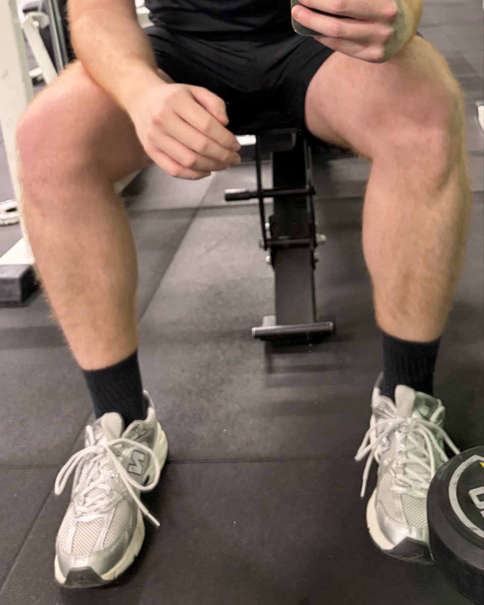 GingerEdo's tweet photo. It's Friday, which means it's tax day. My sneakers don't clean themselves and my wallet doesn't fill itself with your words.

Pay your tribute. Link in bio. 💰💸

#taxfriday #findom #mensfeet #malefeet #footfetısh #footdom #sweatyfeet #gym #postworkout #cashslave #paypig #humanatm #cashmaster #italianfindom