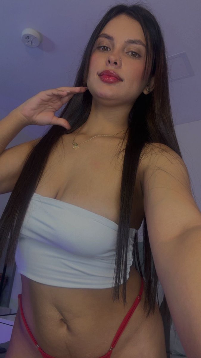 DulceeColeman's tweet photo. I feel very naughty..💦 
#NSFW #model #stripchat https://t.co/DOof6biz46 https://t.co/REjX7Tigua