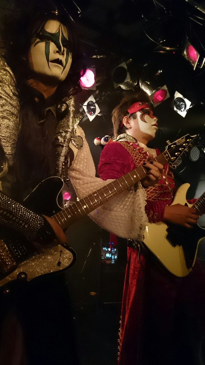 cyphersanbou's tweet photo. 10年前の雷飢魔IIのギタセクです（若いな） https://t.co/ziDf4LHT7w