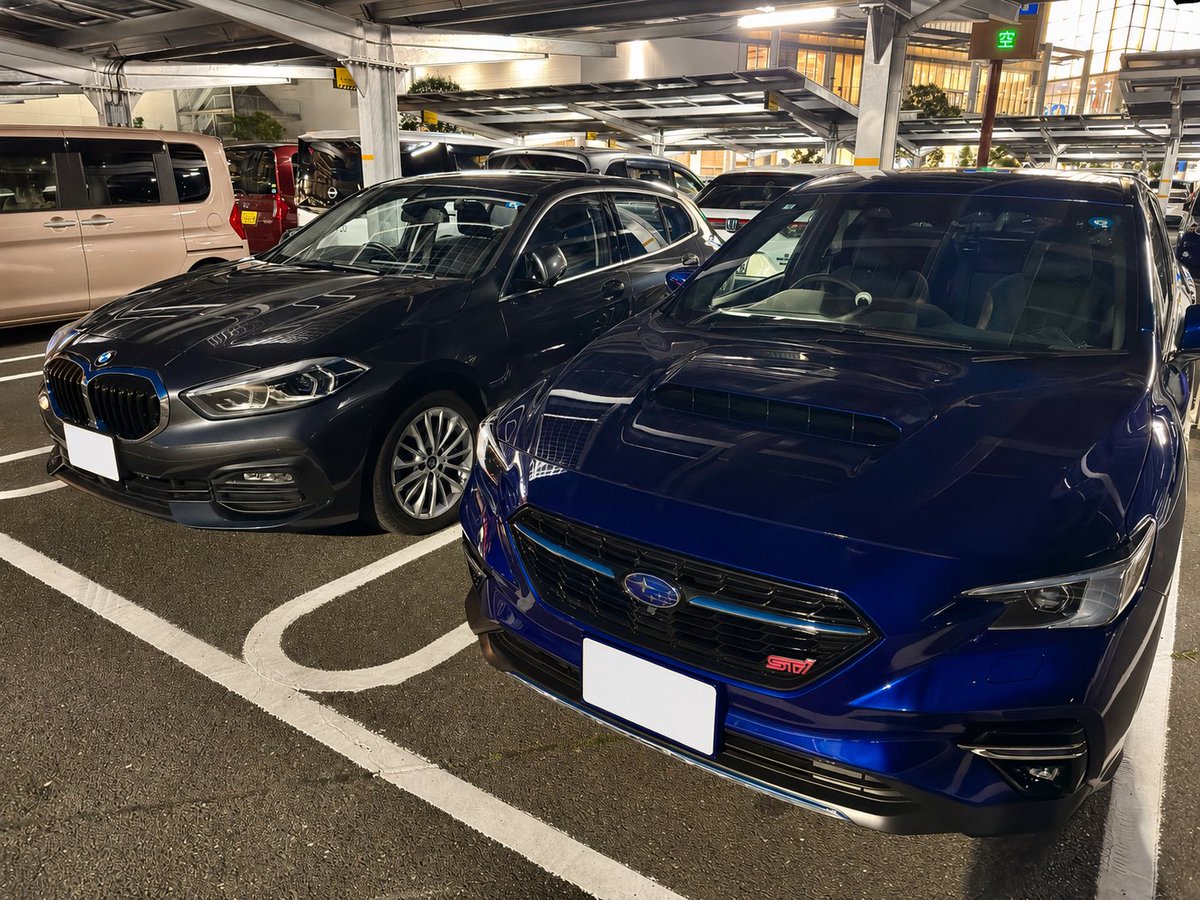 Vinyl_b_b's tweet photo. @HideMasa_IF さんと再びの会合
めちゃくちゃ突発だったけどまぁまぁ走れたのでま満足でした
BMWは洗車直後だけど私のは汚いので昼間じゃなくてよかった😭 https://t.co/VunETRYHYk