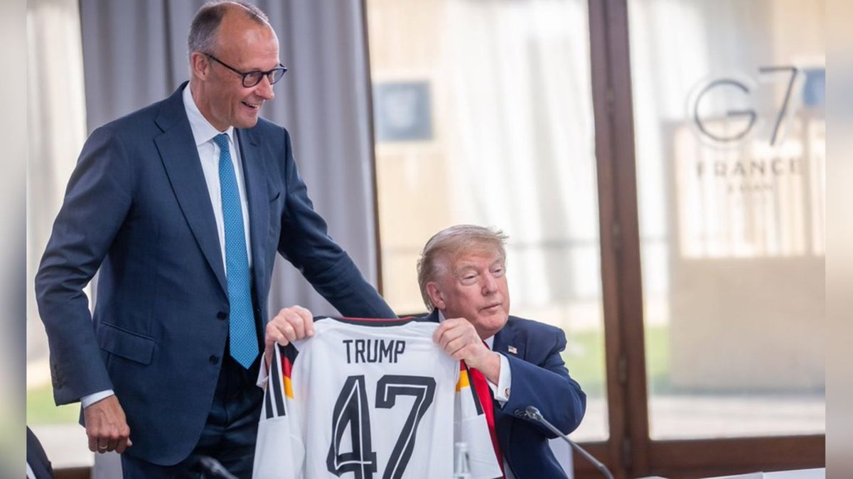 aufRECHTeV's tweet photo. T-Shirt-Botschaften und T-Shirt-Verkäufe
Denk-Mal . . . nach.
Der Weltfrieden ist bedroht, so  . . .
https://t.co/wDO6nINV8I 
oder so . . . https://t.co/Kl31ehFRJO