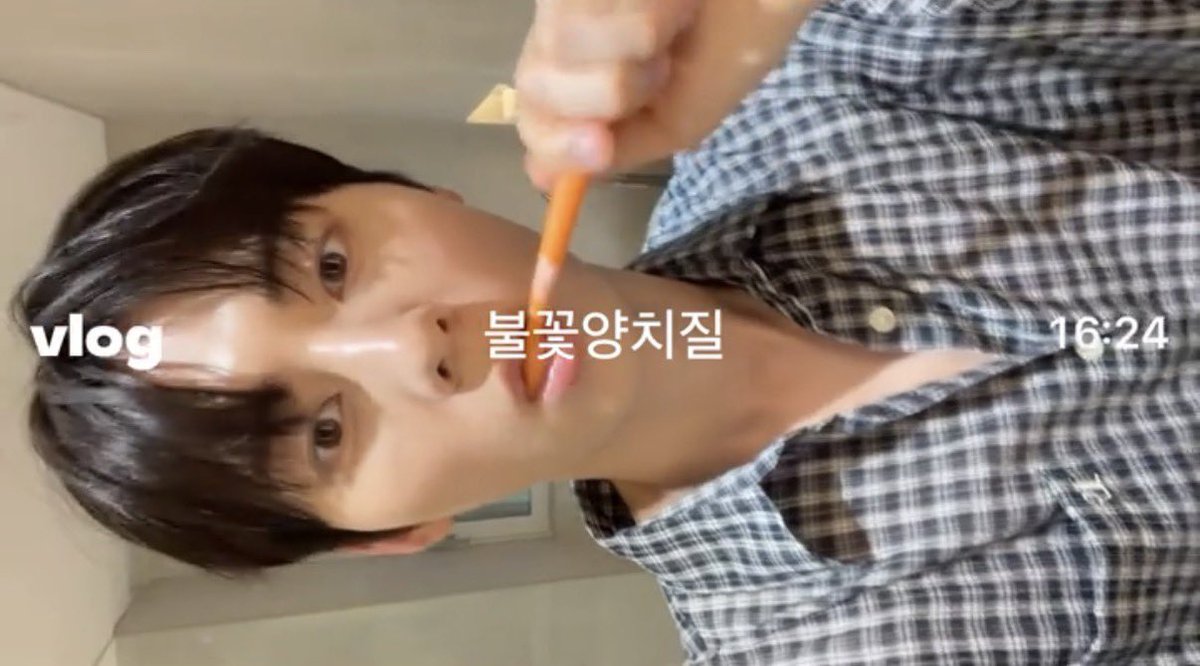 etcshown's tweet photo. 셋로그 내내 그의 얼굴로 가득해서 너무 좋음 https://t.co/BifIw2hAL6