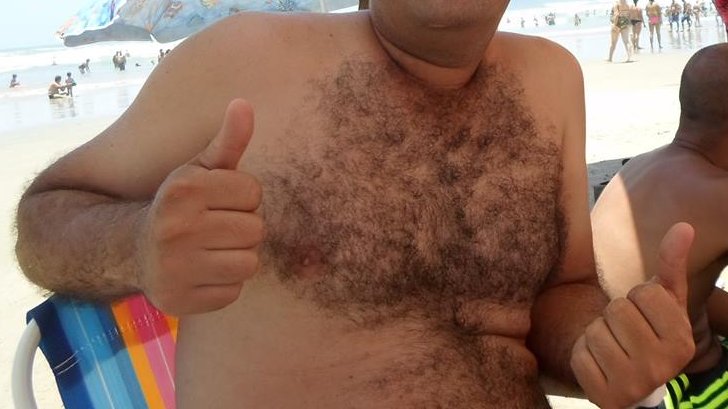 e_machos's tweet photo. Macho a moda antiga, zero maquininha e zero depilação. Esse sim merece nossas homenagens! https://t.co/UyDOxOlssV