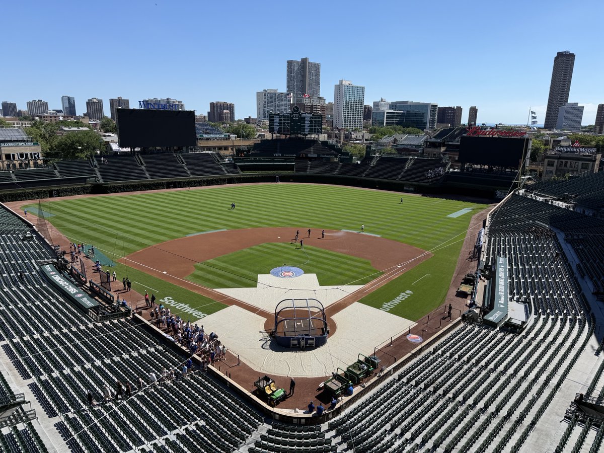 DannySpxp's tweet photo. Our office for the next 3 days.  
💙⚾️ https://t.co/U6vCxLCqKu