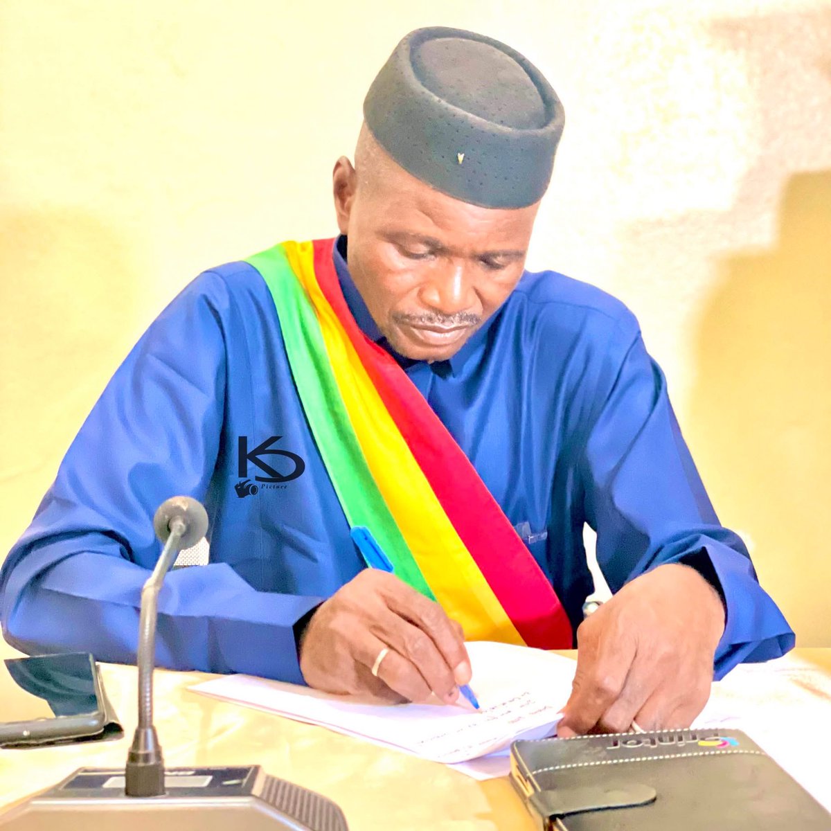 kagne_com's tweet photo. #Célébration  de la #journée  du #patrimoine  #culturel  2026 à #Bandiagara 

Sous la présidence du Colonel-major Olivier Diassana, gouverneur de la région, la salle du gouvernorat a accueilli, ce jeudi 18 juin 2026, la #communauté_locale_et_les_acteurs_institutionnels https://t.co/vu4lR0ZOIX