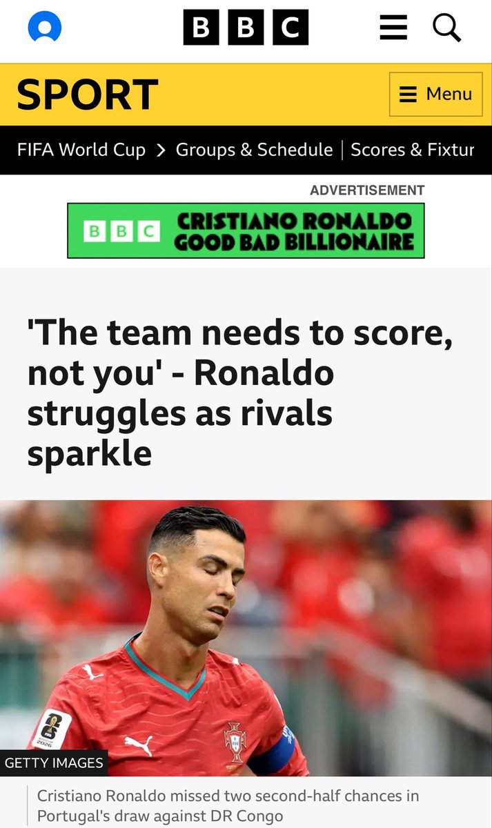 BarcaInsight_ID's tweet photo. Bang izin menjawab ya, jadi gini ya bang.

Fans Ronaldo bilang rekan-rekan setimnya gagal memberi Ronaldo bola ya? padahal sepak bola bukan tentang menunggu dilayani Bang.

Menurut @WhoScored dan visualisasi dari @adnaaan433 (Gambar 1) :

• Messi menerima 43 umpan dalam 79 menit.
• Ronaldo menerima 22 umpan dalam 90 menit.

Artinya apa bang? Messi itu turun hampir 46 meter jemput permainan sedangkan Ronaldo hanya nunggu permainan datang ke dia.

Ketika gol tdk datang malah disalahkan justru rekan-rekan setimnya. Kan aneh ya bang?

Richard Jolly dari @Independent (Gambar 2) bahkan menyebut Portugal bermain seperti “10 pemain dan satu patung”, sementara Chris Sutton dari @BBC (Gambar 3) mempertanyakan mengapa Ronaldo tetap bermain penuh.

Ironisnya, penggemarnya masih berkata Ronaldo tidak mendapat servis?

Coba kt buka analisis dari @OptaAnalyst yg Abang banggain (Gambar 4), disitu terlihat Portugal mencatat 724 operan sukses dari 783 percobaan (92% akurasi). Peta operan Portugal juga menunjukkan bola beredar ke seluruh lapangan.

Artinya apa bang? 

Bola Portugal berputar 783 kali loh, kalau setelah itu masih ada yang bilang Ronaldo tidak mendapat servis, mungkin yang kurang bukan umpannya, tapi pergerakannya.

Ketika Messi kekurangan bola, ia turun menjemput permainan tapi ketika Ronaldo kekurangan bola, para penggemarnya menuntut seluruh tim menjadi kurir pribadinya.

Fans Ronaldo menganggap 10 pemain Portugal itu tugasnya mencari Ronaldo, padahal dalam sepak bola modern itu pemain besar mencari ruang bukan menunggu dicari.

Ketika seorang pemain gagal, mereka menyalahkan tim. Tapi ketika tim berhasil, mereka memuji hanya SATU orang.

Begitulah ketika kultus individu menjadi lebih besar daripada sepak bola itu sendiri 💔

Semoga menjawab ya Bang. Terimagaji 🙏