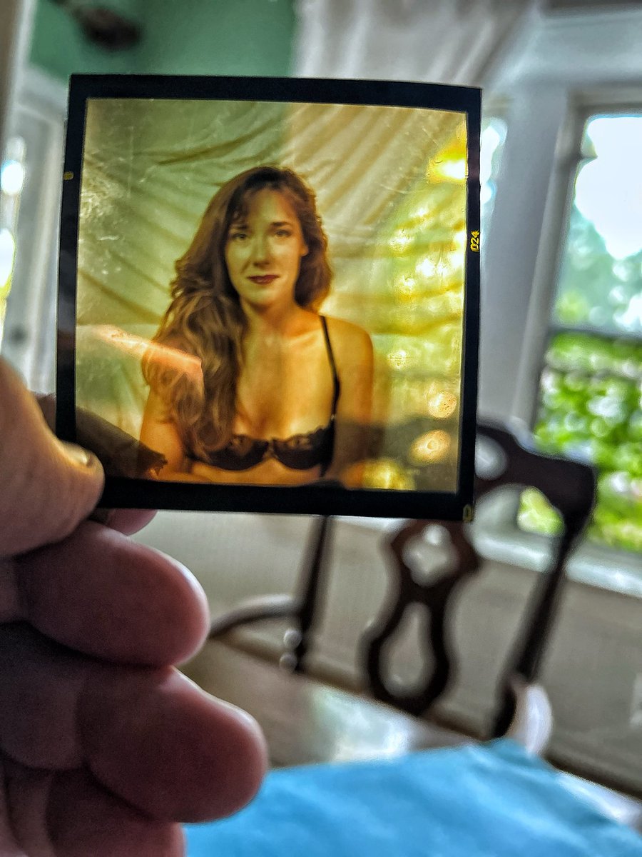 fifthlightpub's tweet photo. Ektachrome. Back in the Day. https://t.co/ifkC4AMT9S