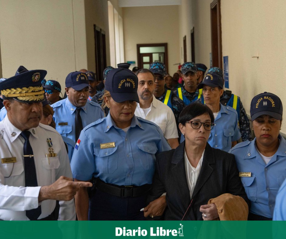 DiarioLibre's tweet photo. 👀| #LasMásLeídasdelaSemanaDL | Un juicio penal y una batalla patrimonial: el alcance real del auto de apertura en el caso Jet Set

🔗https://t.co/stTn62fpZx

#DiarioLibre #Noticias #CasoJetSet #JusticiaRD https://t.co/fMqwzULGXv