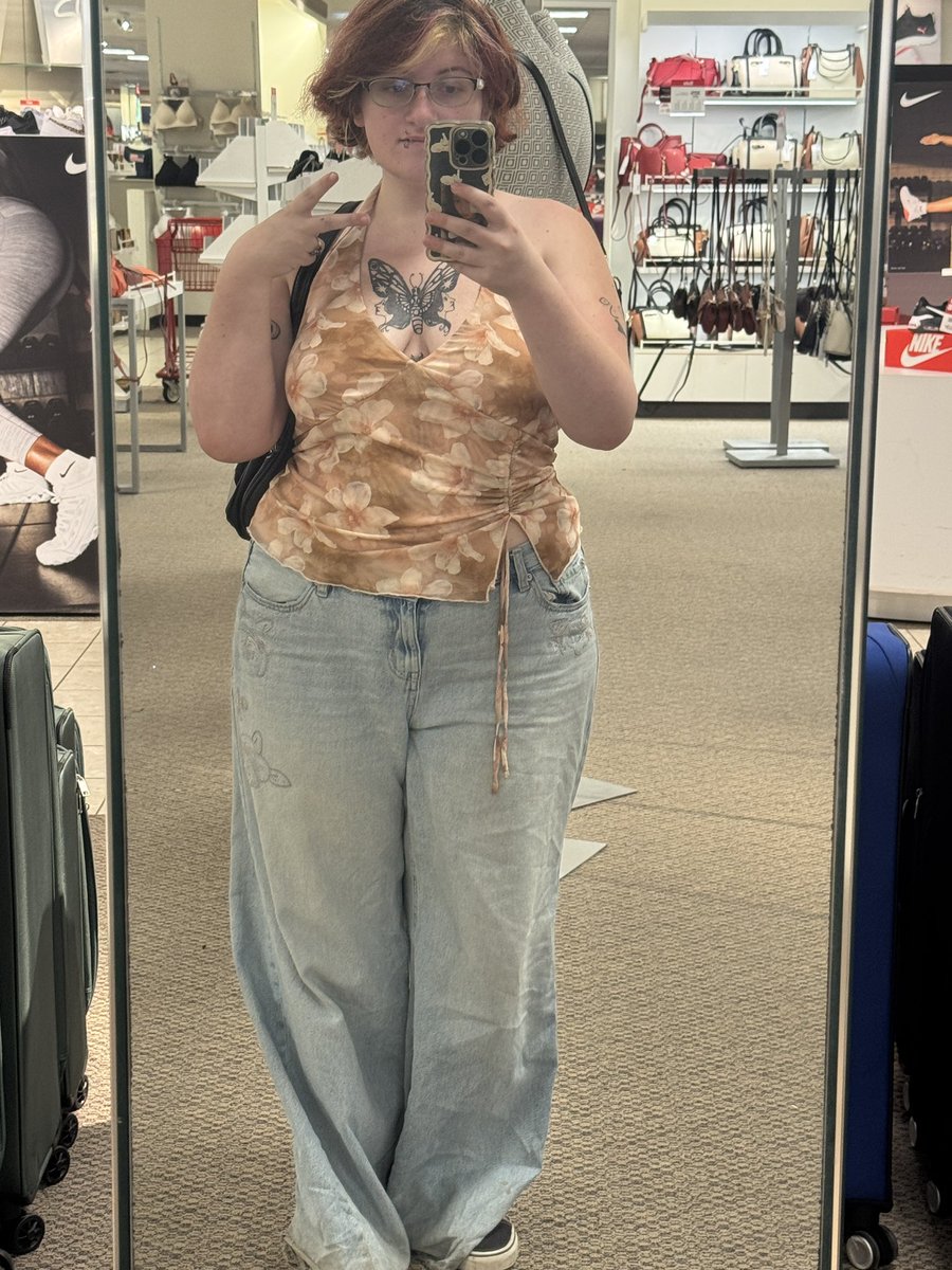 d1nowhore's tweet photo. Now imagine the fit if I was skinny https://t.co/NKSdbSKXlP
