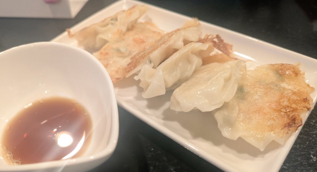 kibouhow's tweet photo. SHINING EBI GYOZA https://t.co/7RxUzjC2n3