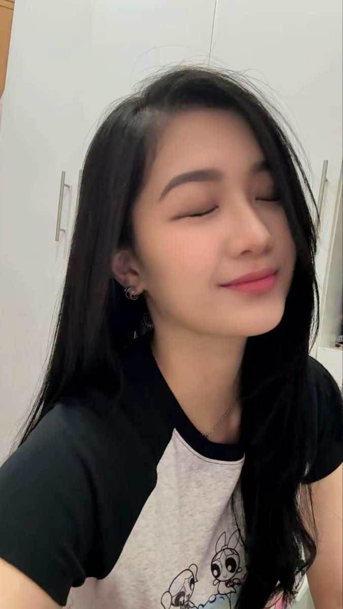 jomella_'s tweet photo. Next time ko na suotin ung twinny kami na damit ni Stell kapag kasing sexy ko na sya.☺️ #ATINKuharili #proofoflife ✨ https://t.co/tmPIxFxrM8