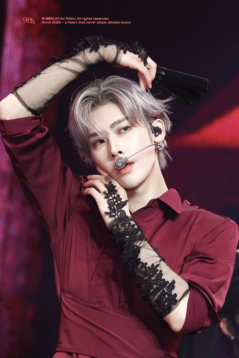rwikppang's tweet photo. we need to let your hair grow out ricky I'm so serious let's go full sweat era hairstyle again https://t.co/6RinLZin6H