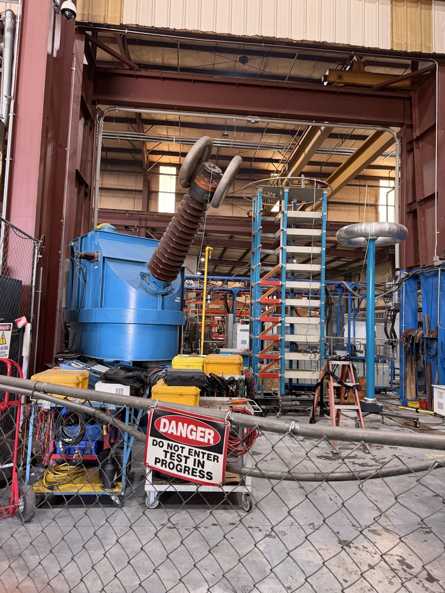 arnvcn's tweet photo. Something something American dynamism, reindustrialization, etc…

Factories are cool af

💆‍♂️💆‍♂️💆‍♂️ https://t.co/EdWN64uRWR