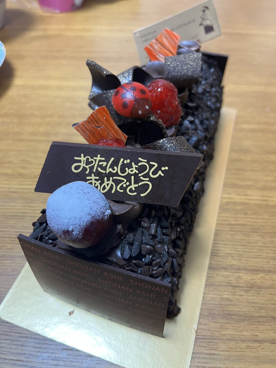 n7a0o1t0o7010's tweet photo. 自分の周りにいるたくさんの人のおかげで、充実した毎日を送ることができている。しみじみと感じるこの頃です。
食べるの大好きなので、ここ数日で美味しいものもたくさんいただきました。
メッセージもたくさんありがとうございます。
幸せー
オクダさんに書いてもらったデフォルメされた僕も添えて。 https://t.co/AvPUSZyVpV