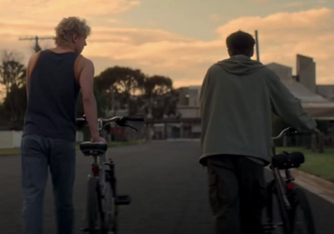 myunghocore's tweet photo. here go gay people with their fuckass bikes and blonde/black hair tropes bruh https://t.co/G5ph8J4SAd