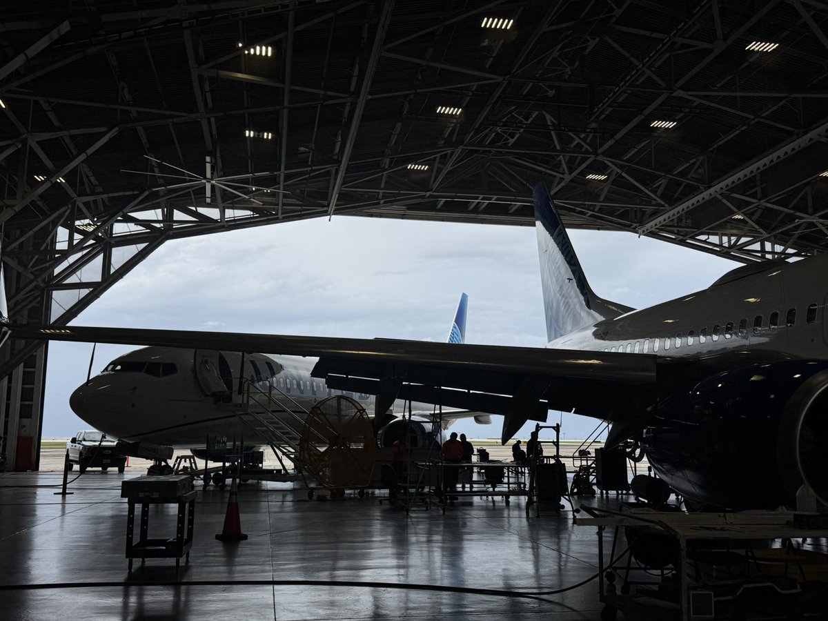 fo3hammer's tweet photo. bidding adieu to the guppy has me more emotional than i expected, especially because i didn’t exactly like the 73 at first

it’s the airplane i started my career on at my first internship, jumpseating a BBJ to SAT. it led me across the world and back, working engineering problems https://t.co/oFH8OYf0v4