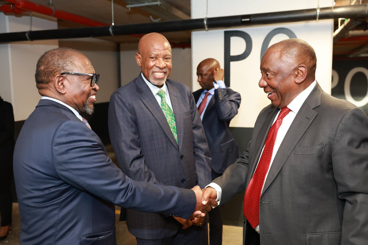 GoZa_TV_'s tweet photo. 🇿🇦 President Cyril Ramaphosa joined South African Reserve Bank Governor Lesetja Kganyago and Finance Minister Enoch Godongwana for the launch of the newly renovated South African Reserve Bank Museum in Pretoria. #YouthMonth #SARBMuseum https://t.co/F8tItaKQhK