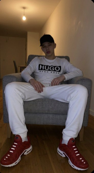 Layton - #findom #cashmaster #scallylad https://t.co/bshR2b0Qku https://t.co/3k06xWs9YX