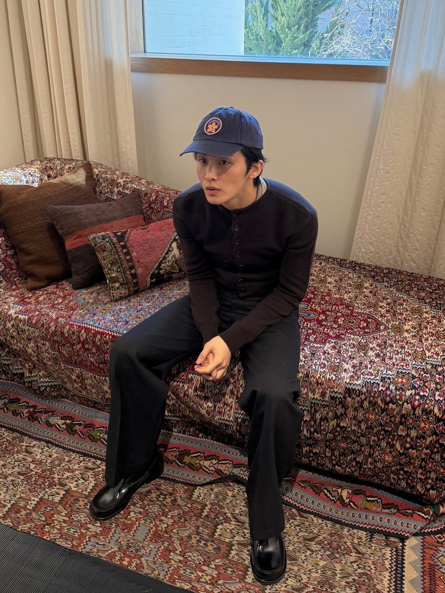 binhyung's tweet photo. Everyone always deserves a room to start every little thing. https://t.co/Mv1UJ7bkx3