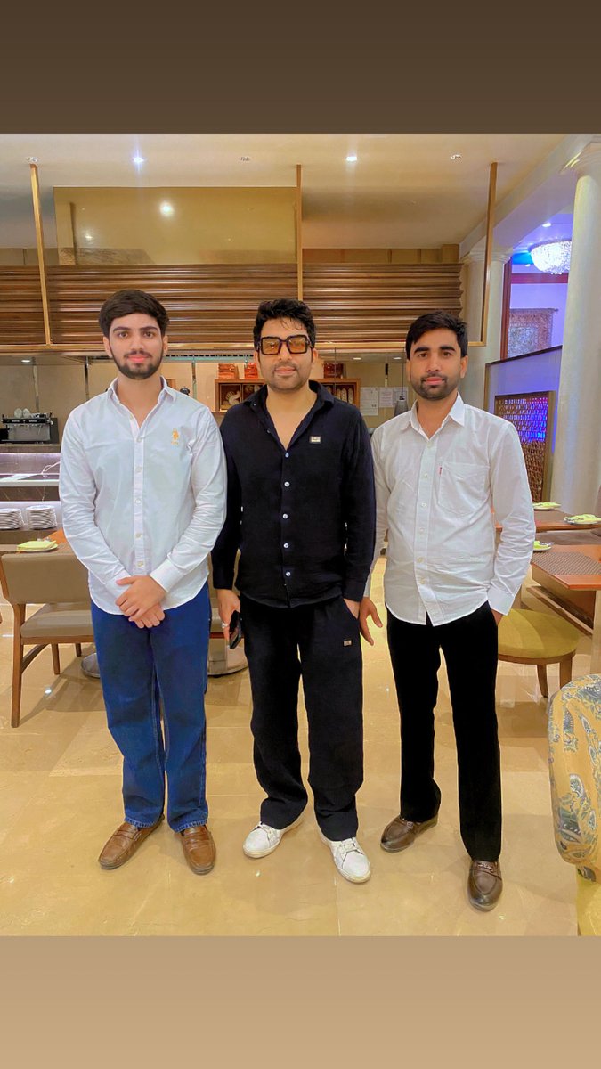 ankitmandar0071's tweet photo. Nation 27 के लॉन्चिंग समारोह में प्रसिद्ध कॉमेडियन एवं अभिनेता @chandanprabhakar से मुलाकात का अवसर मिला। अपनी शानदार कॉमिक टाइमिंग और ‘चंदू चायवाला’ जैसे लोकप्रिय किरदारों से उन्होंने देशभर के दर्शकों के दिलों में खास जगह बनाई है। उनके साथ बिताया गया यह पल बेहद यादगार रहा। ✨📸 https://t.co/saYBmoZLSM