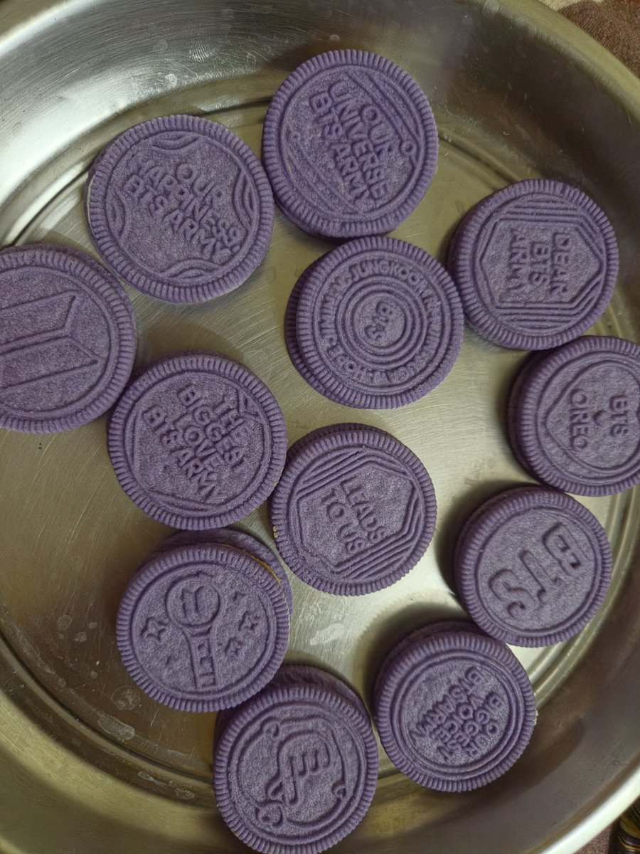 SnehaSn18's tweet photo. Found 12 designs.. https://t.co/VkpYJcsPo5