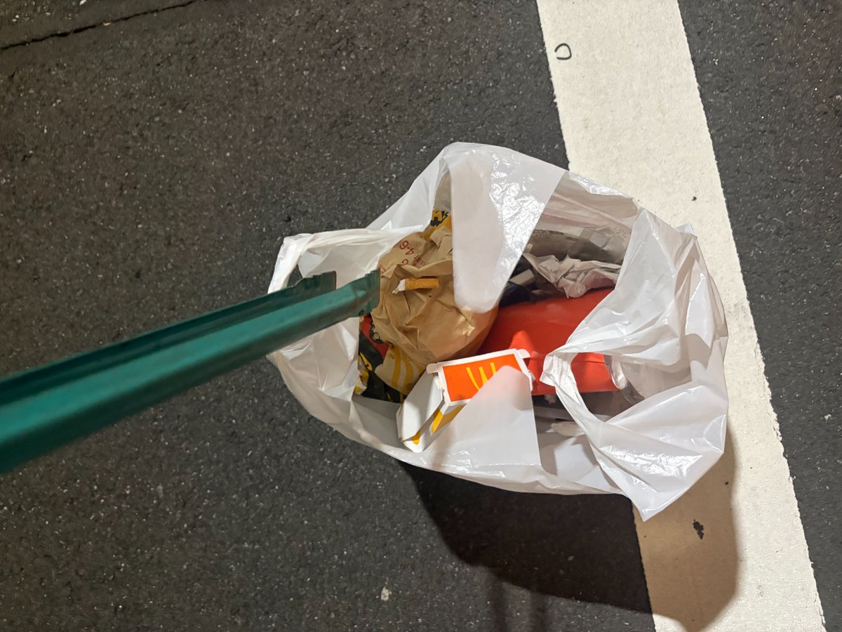 nakayan_channel's tweet photo. 夜のゴミ拾い行って来ました https://t.co/CUQ7Hcznh8