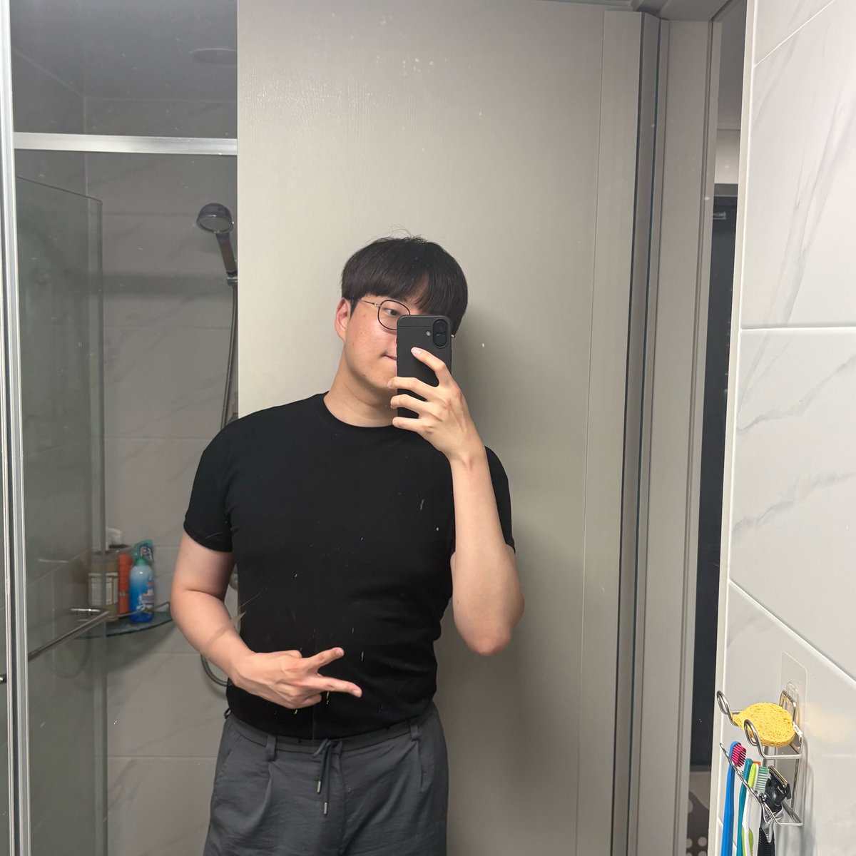 adm1345's tweet photo. 종강하고 잠깐 돌아온 남성

19금이라고 들어온거 아니야 응 진짜로 https://t.co/ykwU0TVQGN