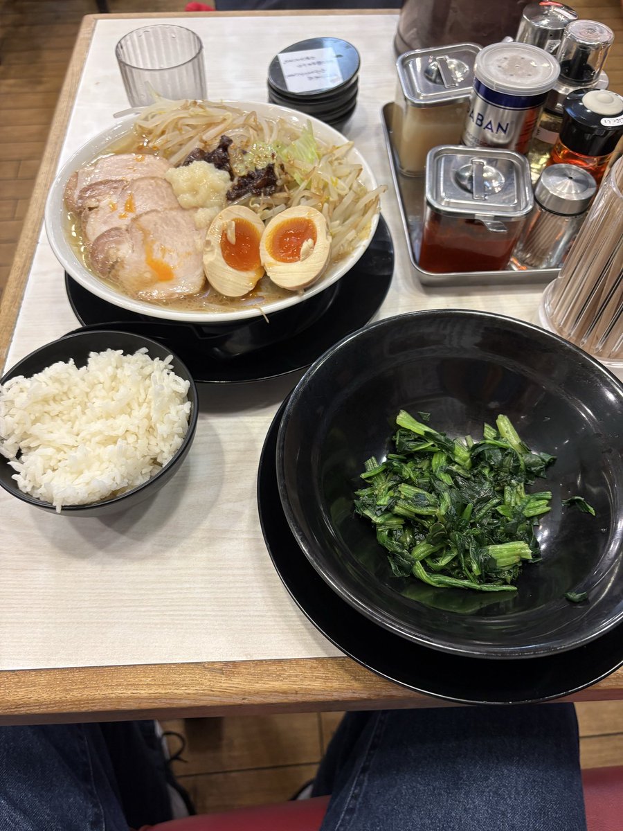 Souru_423's tweet photo. 卒研中間審査資料提出！
ご褒美のラーメン（よく食べてる） https://t.co/j3KB53IGO1