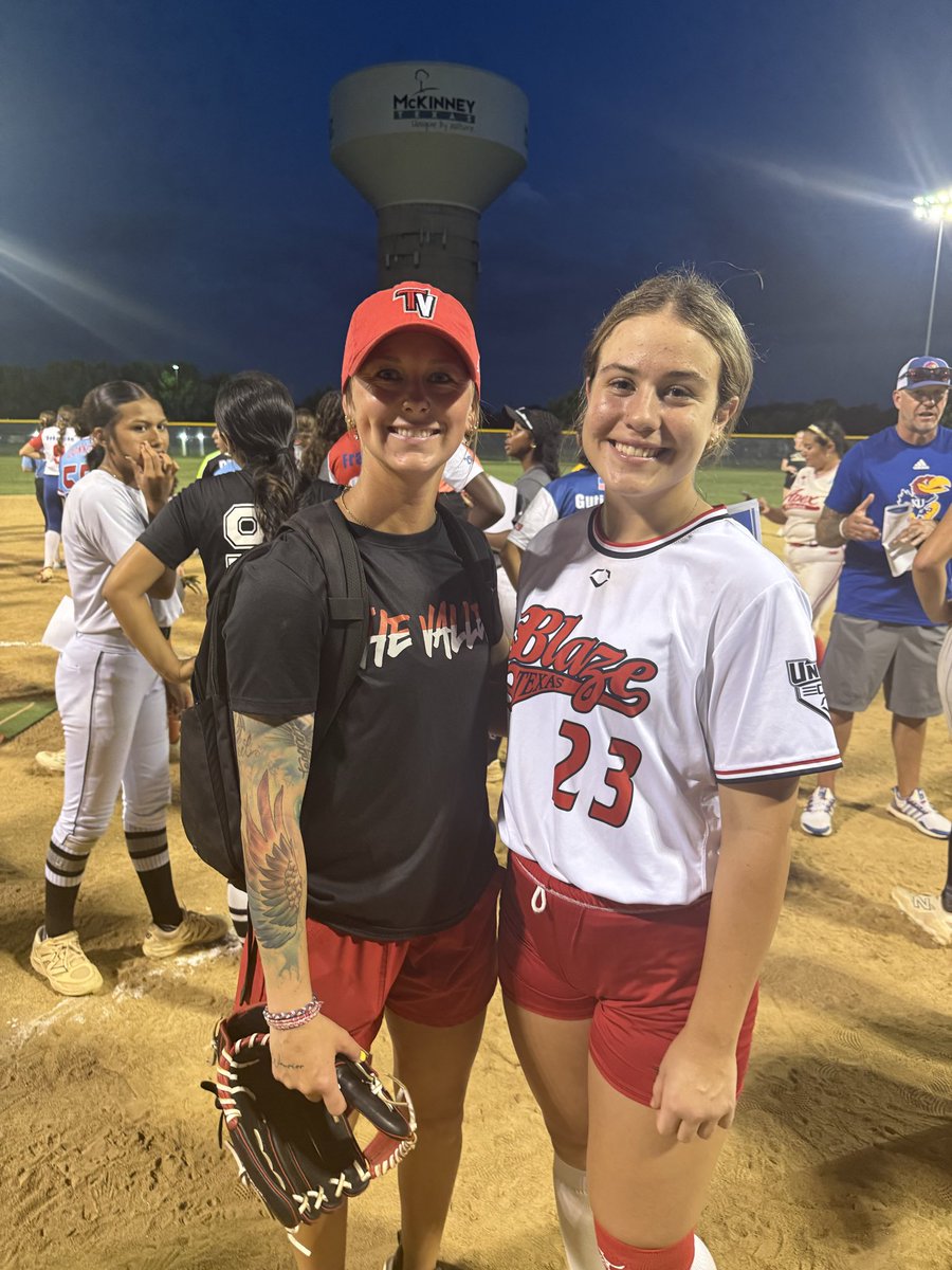 BellaP_2029's tweet photo. Had a great experience at the TFL Summer Championship Camp! Thanks to all the coaches who came out, and special thanks to Coach @caseydickson717 for helping me develop a new pitch grip! I had lots of fun, learned so much, and got to see high school teammates!

@caseydickson717 @UTDCometSB @KelseyBernhardt @TVCCSoftball @Coach_JimBray @UTSASoftball @GenesisG_2028 @BlazeKTXGold16U @BlazeFastpitch @CoastRecruits @GBRRecruits @SBRRetweets @LineDsoftball @SoftballRecruit @KCTigerSoftball