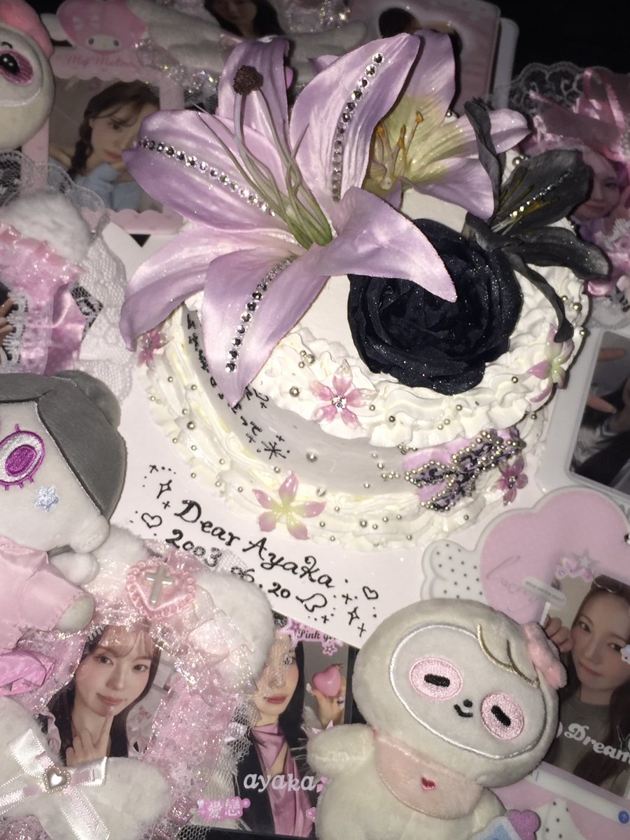 ayaa_nzz's tweet photo. これだけ言わせて「大好き」だって ꒷꒦♥
　 ︎︎ ︎︎ ︎︎ ︎︎ ︎︎ ︎︎ ︎︎︎︎ ︎︎ ︎︎
#HappyAYAKAday
#23歳のアヤカとDREAM_WITH_ME
#NiziU  #AYAKA_bubble https://t.co/l0fIUQpUbX