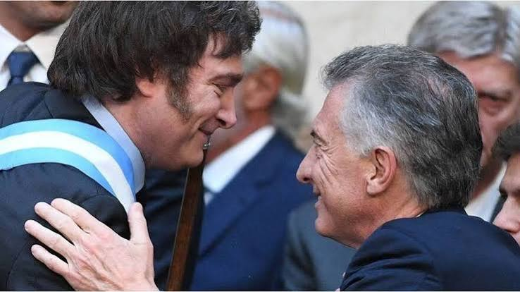 Capo_total's tweet photo. Que ruido que va  hacer adorni cuando caiga...todo depende que negocien los cabeza de equipo..... https://t.co/rCMFu5qUCM