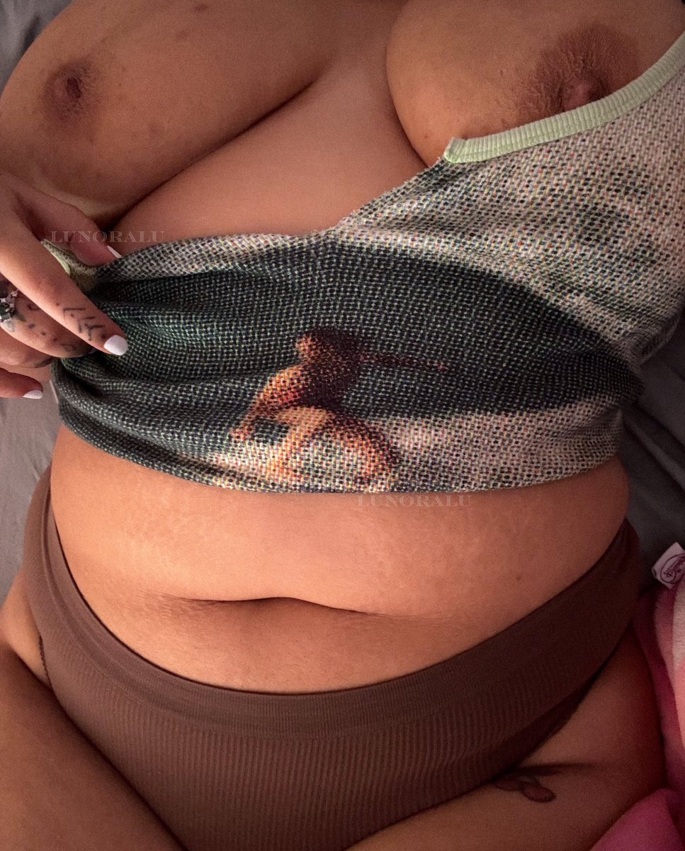 lunoralu's tweet photo. 𓇢𓆸 come lay with me https://t.co/tLTQWbfiFS