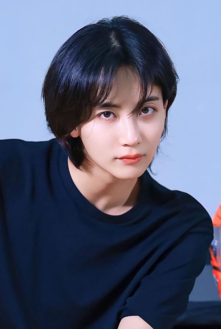svtserving's tweet photo. 5 days until Jeonghan's return from military service. https://t.co/RC51TLHpZp