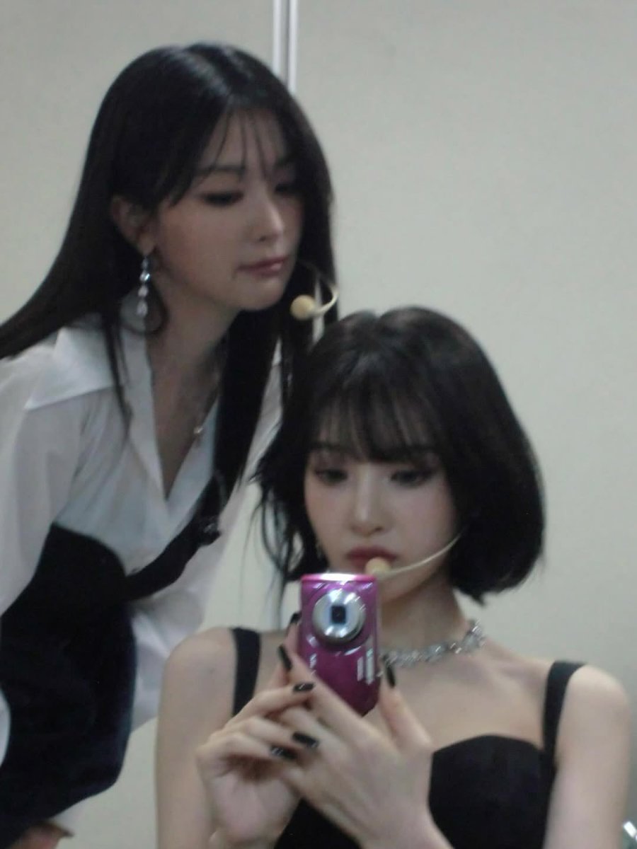 reneazuma's tweet photo. love me some joygi mirror pics https://t.co/RYtvWOKwdN