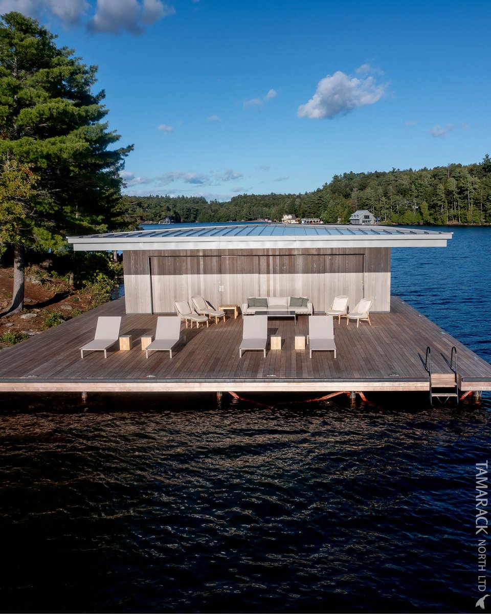 TamarackNorth's tweet photo. Lakeside minimalism.
Project Manager: Mike Archambault
Site Supervisor: Adam Burt
Architect: AKB Architects
Interior Designer: Ashley Botten Design
Landscape Architect: Virginia Burt Designs
Landscaper: Rockscape
#CustomHome #Muskoka #CustomBuilder #HomeExterior #ExteriorDesign https://t.co/JCqdQ84VkM