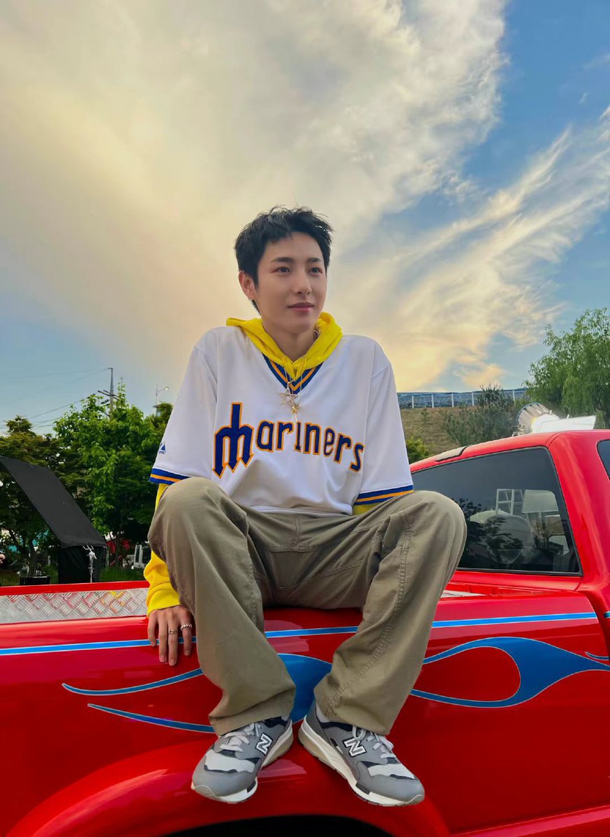 n년전 오늘의 런쥔 tweet media