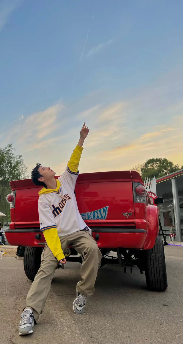 n년전 오늘의 런쥔 tweet media
