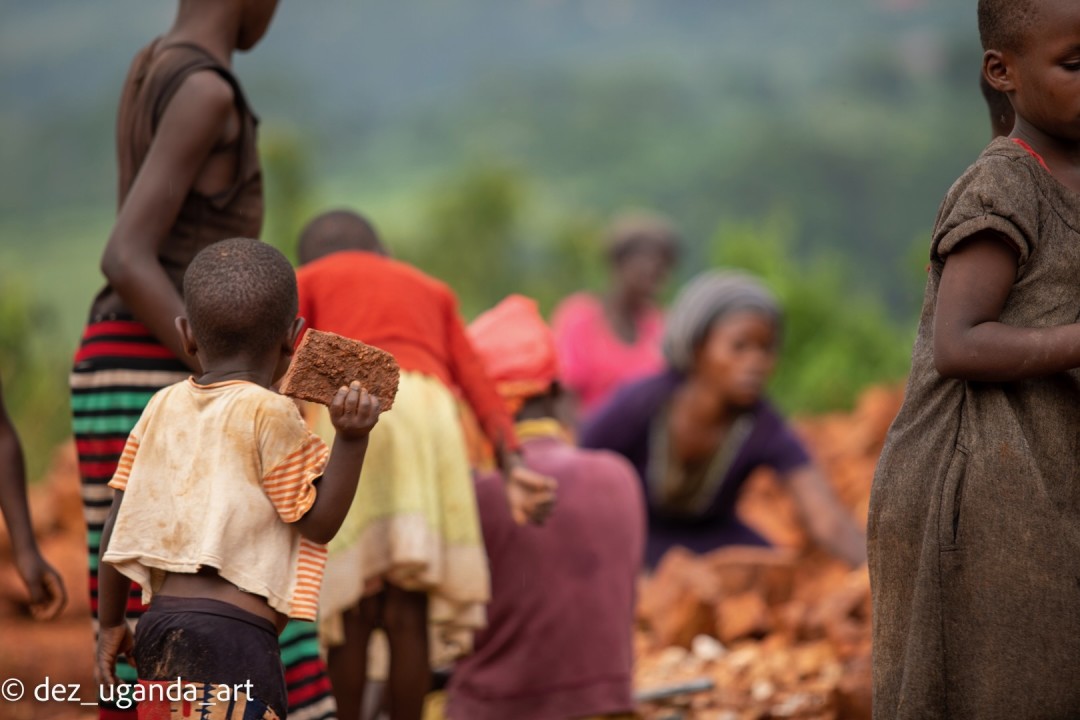 dearfutureNGO's tweet photo. In Oct 2022, I visited a Ugandan rock quarry where resilient mothers worked daily. It fueled our mission: bring accessible, high-quality education to these areas to unlock new opportunities and one day eliminate the cycle of poverty. 🌍✨ #DearFuture
https://t.co/RjOOU93nkR https://t.co/EGK2M49eKG