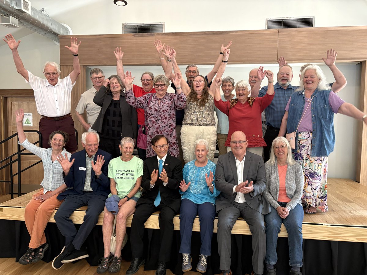 SteveClarkPC's tweet photo. Continuing to celebrate Seniors Month today with an announcement that four Seniors Active Living Centres (SALCs) in Leeds & Grenville are receiving a total of $212,040 in annual funding from our government this year!
For 60 years Seniors Active Living Centres in Ontario have provided programs and activities that improve the quality of life for seniors by keeping them healthy, social, and connected to their community. I’m a tremendous supporter of the program because I’ve seen firsthand the difference they are making in the lives of seniors.
Locally, the funding will support the following SALCs:
✅Brockville Senior Citizens Inc. – $57,640
✅Walker House Adult Recreation Centre (Prescott) – $57,640
✅Seniors' Community Services (North Grenville) – $55,000
✅Golden Years Program (Rideau Lakes Township) – $41,760
Big thanks to Ontario's Minister for Seniors and Accessibility Raymond Cho for his ongoing support of our local SALCs.
📷: Minister Cho celebrating the Golden Years Program SALC announcement in Portland last summer.