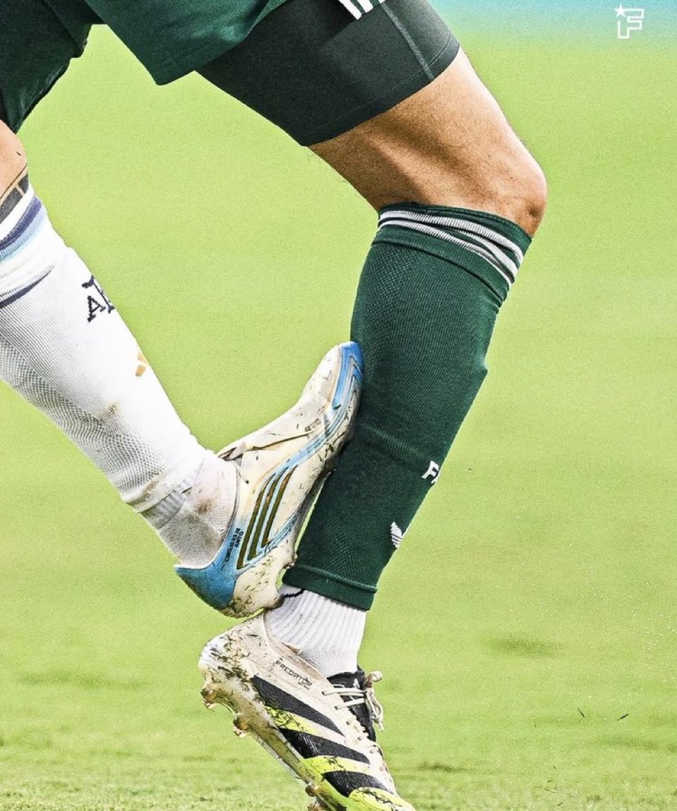 InfiltradoRM's tweet photo. Todo el mundo recordará esto.. 

Nadie habla de los goles de Messi vs Algeria.. 

LO QUE SE LLEVAN ES ESTS IMAGEN https://t.co/UQ5aB9kQCB