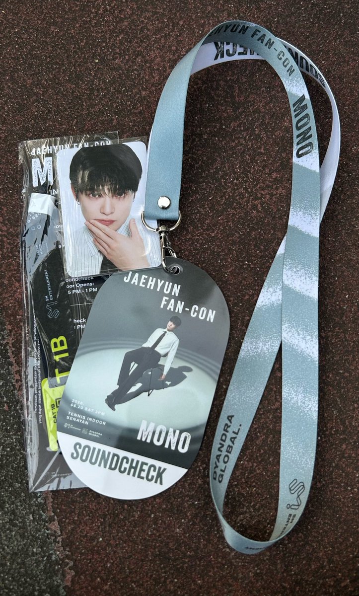aahsenav's tweet photo. finally besok ketemu suami🥹
also my first soundcheck 

special thanks to @neeys_tiket yang sudah mempertemukan aku dan jaehyun besok🫶 https://t.co/wuDI9zoP90