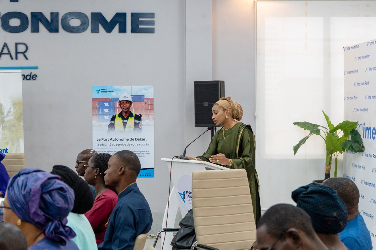 onpn_sn's tweet photo. 𝐏𝐮𝐩𝐢𝐥𝐥𝐞𝐬 𝐝𝐞 𝐥𝐚 𝐍𝐚𝐭𝐢𝐨𝐧 : 𝐥𝐚 Fondation PAD Port Autonome de Dakar 𝐫𝐞𝐧𝐨𝐮𝐯𝐞𝐥𝐥𝐞 𝐬𝐨𝐧 𝐚𝐩𝐩𝐮𝐢 𝐚̀ 𝐡𝐚𝐮𝐭𝐞𝐮𝐫 𝐝𝐞 𝟓𝟎 𝐦𝐢𝐥𝐥𝐢𝐨𝐧𝐬 𝐅𝐂𝐅𝐀

L’Office national des Pupilles de la Nation (ONPN) et la Fondation du Port Autonome de Dakar ont procédé, ce vendredi 19 juin, au renouvellement de leur convention de partenariat d’un montant de 50 millions de francs CFA en faveur des Pupilles de la Nation.

La cérémonie de signature s’est tenue à la Direction générale du Port Autonome de Dakar, en présence des dirigeants des deux structures. Elle marque une nouvelle étape d'une collaboration à fort impact social entamée le 29 juillet 2024.

Les résultats obtenus durant la première phase ont été jugés satisfaisants par les deux parties, avec plusieurs réalisations ayant contribué à renforcer l'offre de prise en charge éducative, sociale et sanitaire d'enfants vulnérables.

Convaincus de la pertinence de cette convention et soucieux de poursuivre les actions déjà engagées, l’ONPN et la Fondation PAD réaffirment ainsi leur engagement commun pour les droits et le bien-être des Pupilles de la Nation.

#ONPN #FondationPAD #PortAutonomeDeDakar #pupillesdelanation